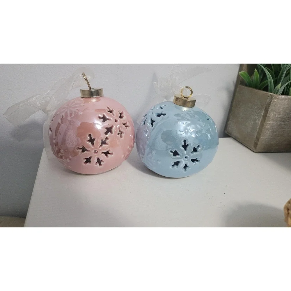 vintage‎ Ceramic Ornament, pink and blue Ornaments 3.5"
